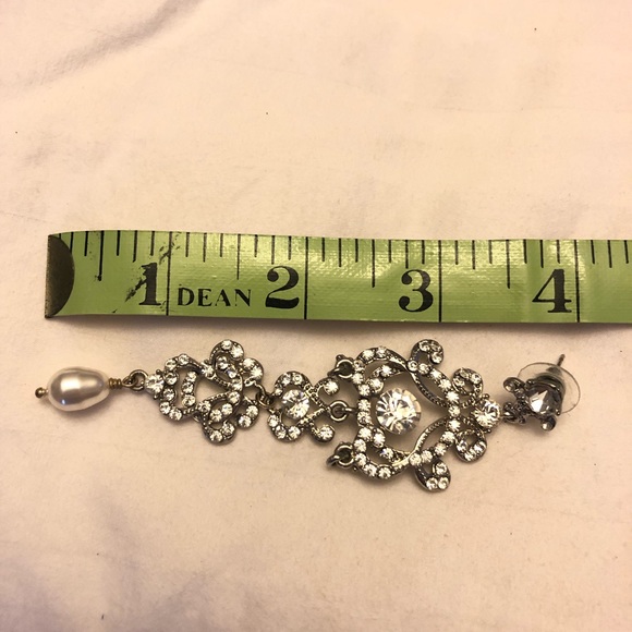 Queen Me Bridal, glamour drop earrings - Picture 3 of 3